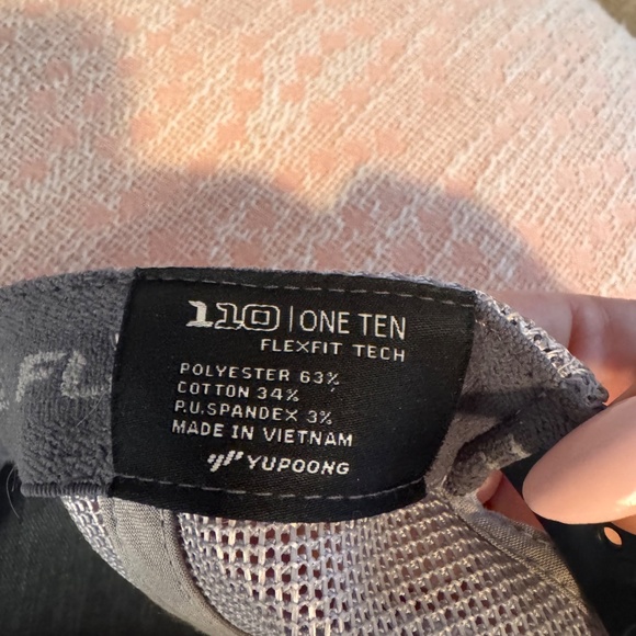 Travis Mathew Desert Willow Trucker Snapback Hat - Picture 5 of 5